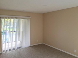 6327 Chasewood Dr-Unit -E in Jupiter, FL - Foto de edificio - Building Photo