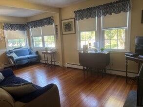 27 Edge Hill Rd in East Lyme, CT - Building Photo - Building Photo