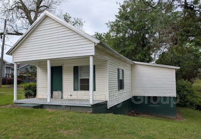 property at 2955 N Caledonia St