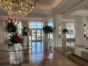 3739 Collins Ave in Miami Beach, FL - Building Photo - Building Photo