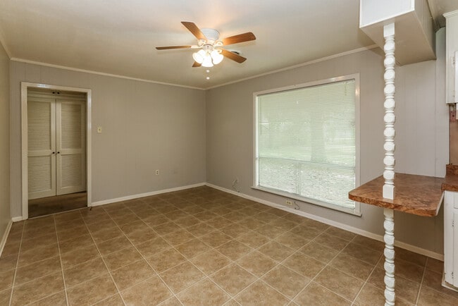 251 Southbrook Dr in Jackson, MS - Building Photo - Building Photo