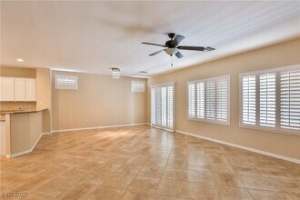 2264 Laurel Heights Ln in Henderson, NV - Building Photo - Building Photo
