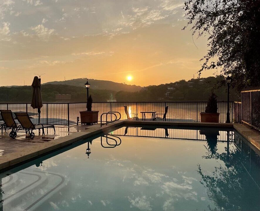 1500 Scenic Dr in Austin, TX - Building Photo