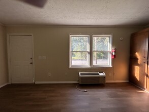 101 Edelle Osgood Ave in Hinesville, GA - Foto de edificio - Building Photo