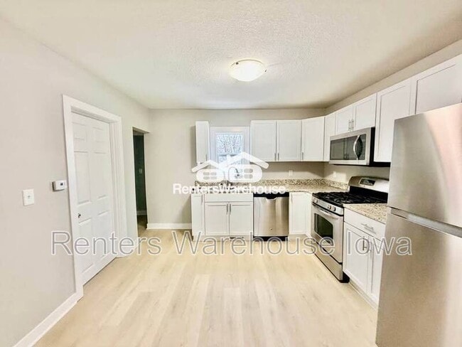 3623 SW 9th St in Des Moines, IA - Building Photo - Building Photo