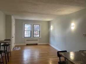 76 Common St, Unit 2 in Quincy, MA - Foto de edificio - Building Photo