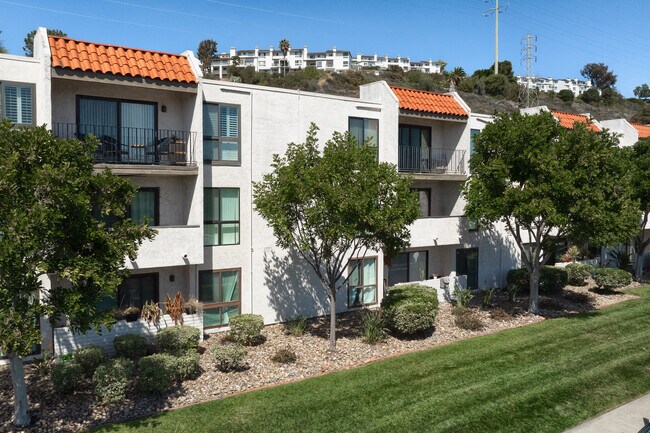 The Franciscan in San Diego, CA - Foto de edificio - Building Photo