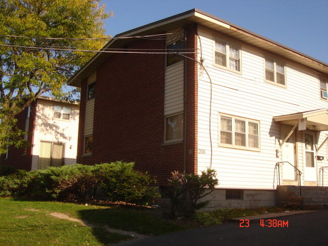 University Hill Townhouses photo'