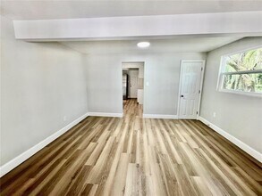 4123 Amber Rd in Valrico, FL - Building Photo - Building Photo