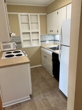 311 W Earle St, Unit A23 in Greenville, SC - Building Photo - Building Photo
