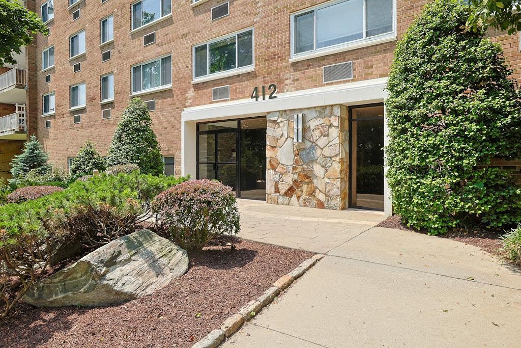 412 Benedict Ave in Tarrytown, NY - Building Photo