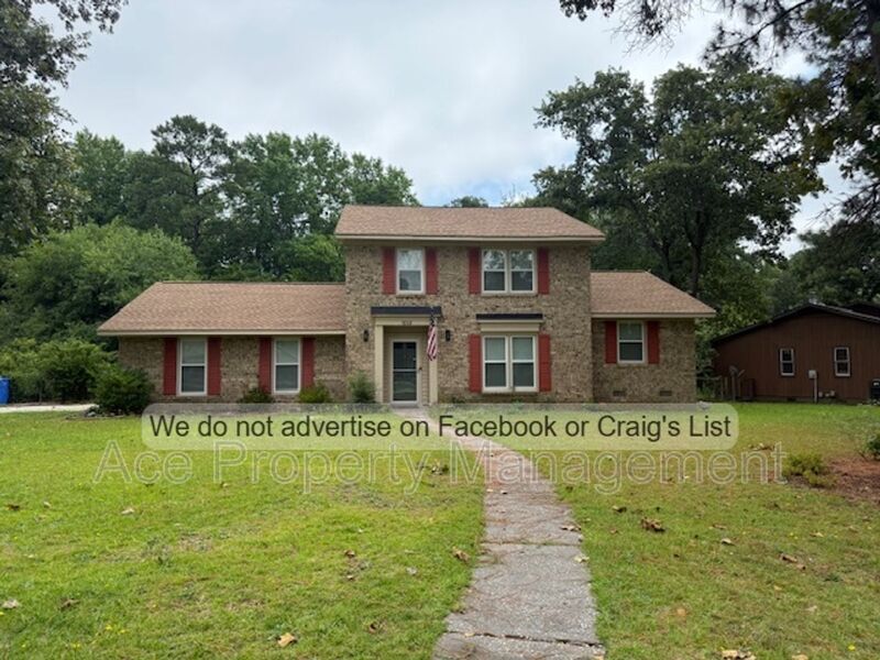 1828 Paisley Ave in Fayetteville, NC - Foto de edificio