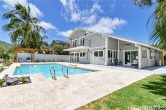 6847 Niumalu Loop in Honolulu, HI - Building Photo - Building Photo