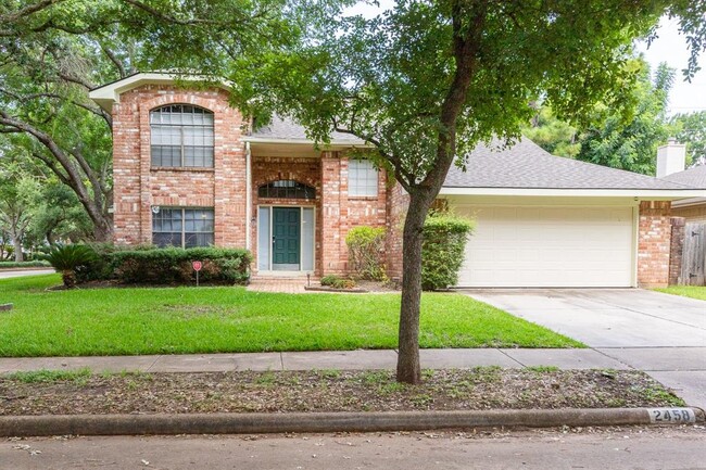 property at 2458 Parkwood Ln