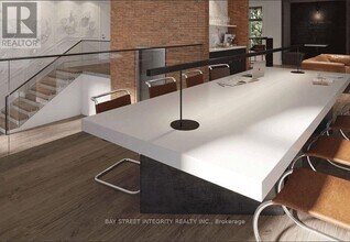 308 Jarvis St in Toronto, ON - Building Photo - Building Photo