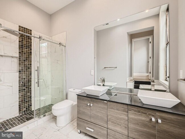 1007 N Charles St, Unit 3 in Baltimore, MD - Building Photo - Building Photo