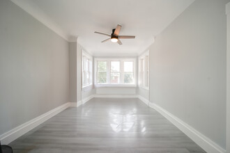 1824 W Hood Ave in Chicago, IL - Building Photo - Interior Photo