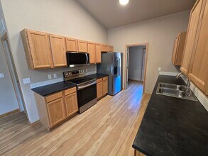 2203 Marshfield Ln in Fort Collins, CO - Foto de edificio - Building Photo