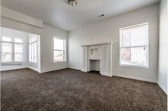 10901 S Vernon in Chicago, IL - Foto de edificio - Interior Photo