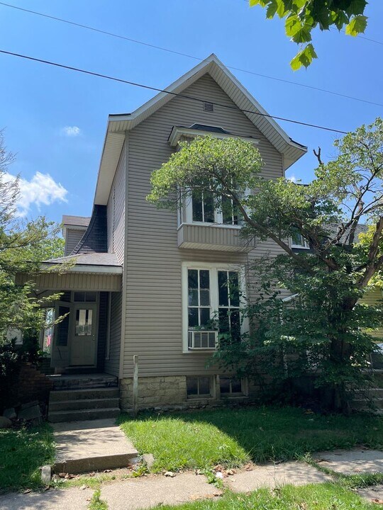 325 S 12th St-Unit -Unit 2 in New Castle, IN - Foto de edificio