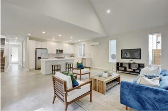 3622 Clary Wy in Austin, TX - Building Photo - Building Photo