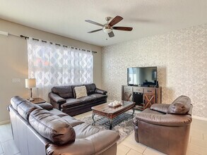 5142 Adelaide Dr in Kissimmee, FL - Building Photo - Building Photo