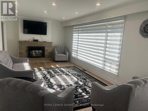 1410 Larchview Trail in Mississauga, ON - Building Photo - Building Photo