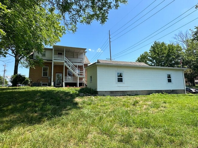 726 E Fifth St in Washington, MO - Building Photo - Building Photo