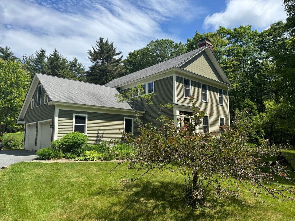 5 Twin Brooks Dr in Hanover, NH - Building Photo