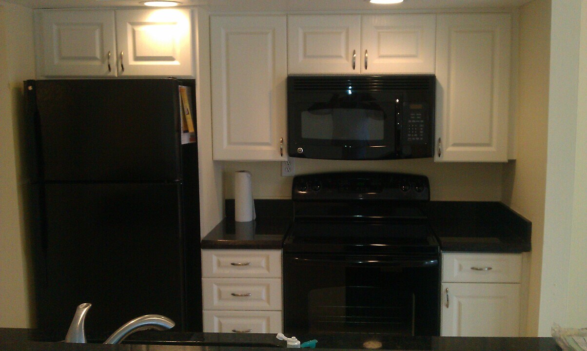 8801 W Sample Rd in Coral Springs, FL - Building Photo