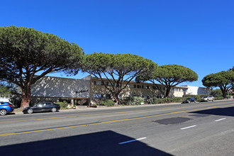 Pine Terrace Apartments - PTerrace in San Diego, CA - Foto de edificio - Building Photo