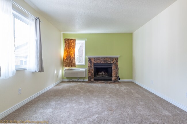 12078 SW Conestoga Dr in Beaverton, OR - Building Photo - Building Photo