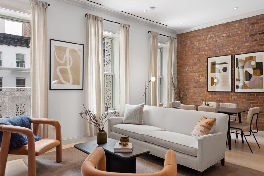 808 Lexington Ave in New York, NY - Building Photo