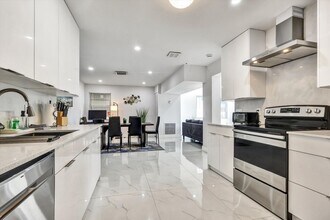 255 Glouchester St in Boca Raton, FL - Building Photo - Building Photo