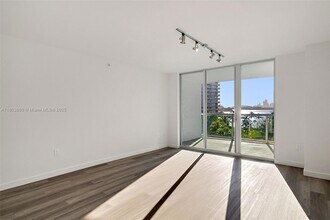 1500 Bay Rd in Miami Beach, FL - Building Photo - Building Photo