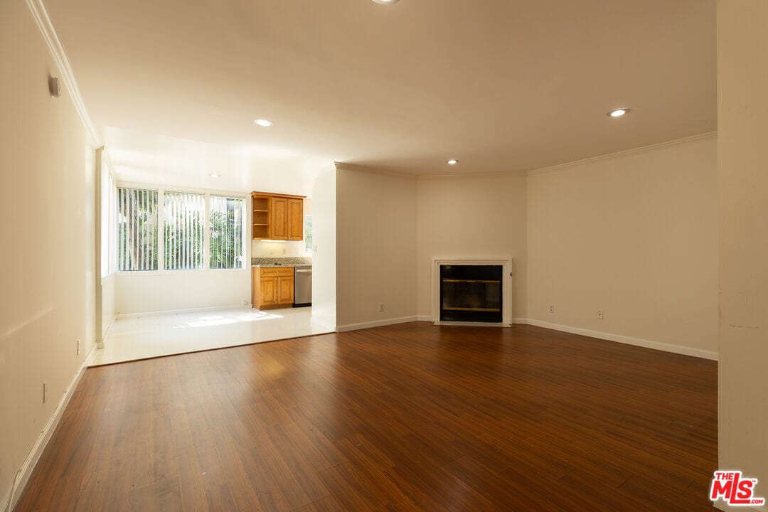 1233 Barry Ave in Los Angeles, CA - Building Photo