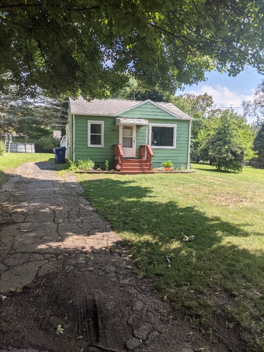 1077 Davey Ave in Kent, OH - Building Photo