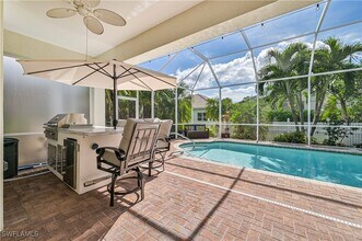 232 Glen Eagle Cir in Naples, FL - Building Photo - Building Photo
