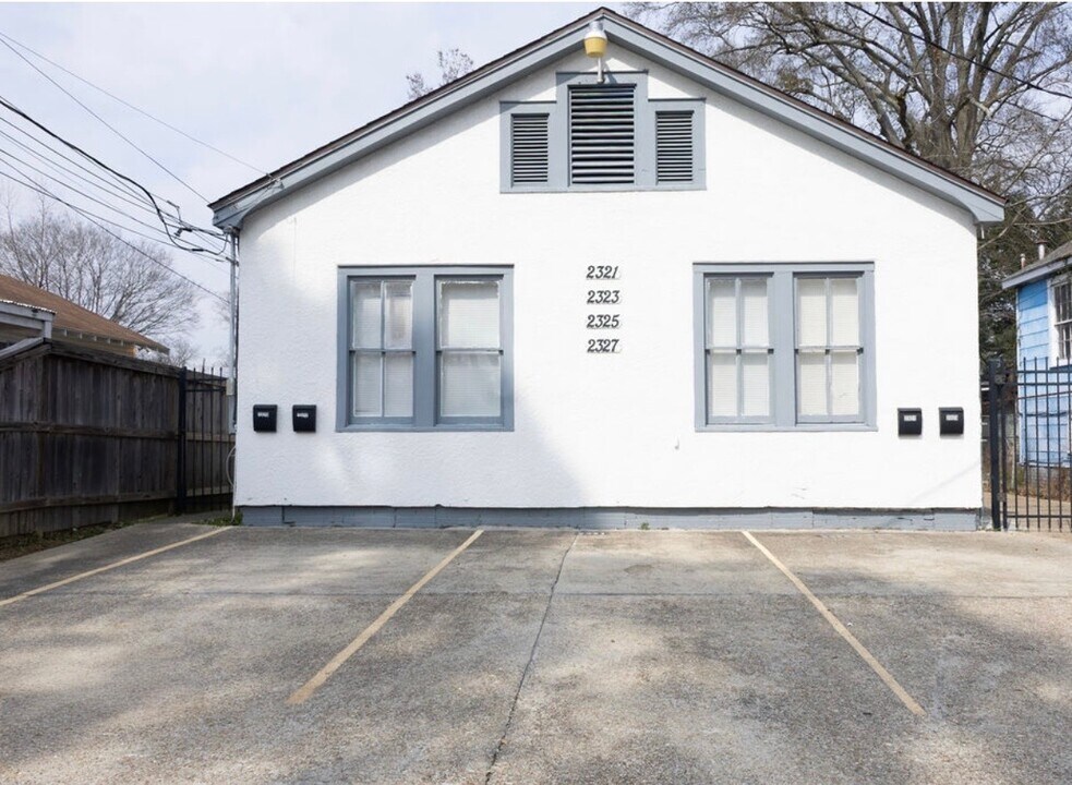 2323 Spain St in Baton Rouge, LA - Building Photo