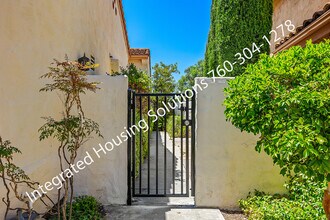 3841 Violet Glen in Escondido, CA - Building Photo - Building Photo