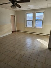 360 E Haverhill St, Unit 3 in Lawrence, MA - Building Photo - Building Photo