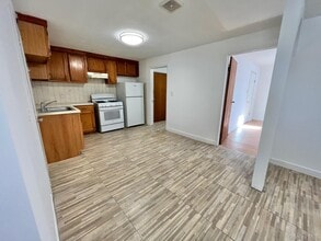 51 Emmett Terrace in New Rochelle, NY - Building Photo - Building Photo