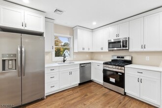 937 Ringwood Ave in Wanaque, NJ - Building Photo - Building Photo