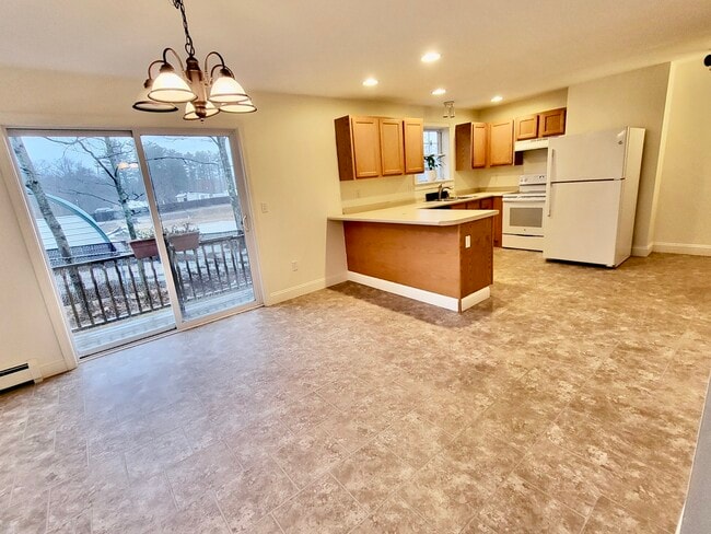 18 Melvin Ave, Unit B in Old Orchard Beach, ME - Building Photo - Building Photo