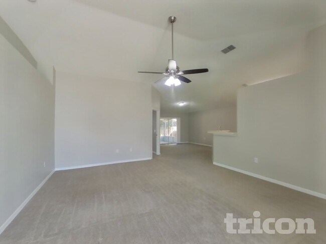 7439 Lawn Tennis Ln in Jacksonville, FL - Foto de edificio - Building Photo