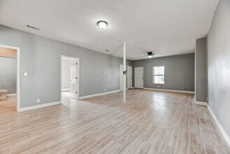 815 N Travis St in Sherman, TX - Building Photo - Building Photo