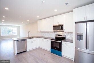 1407 N 8th St in Philadelphia, PA - Foto de edificio - Building Photo