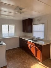 584 N 1st St in Turlock, CA - Building Photo - Building Photo
