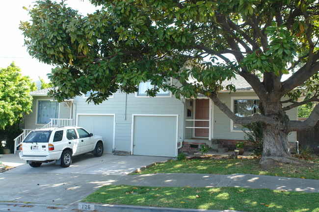 726 Liberty St in El Cerrito, CA - Building Photo - Building Photo