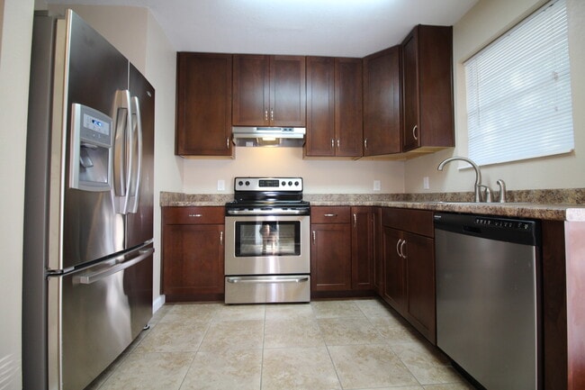 9 Jonquil Ave NW in Fort Walton Beach, FL - Foto de edificio - Building Photo